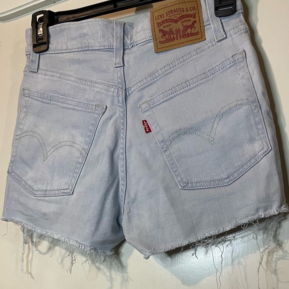 Levi’s High Waisted Distressed Shorts - Picture 5 of 7